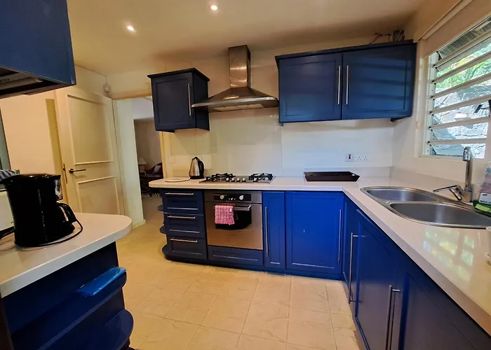 Serenity - Cheerful 2-Bedrooms Beachfront Villa.