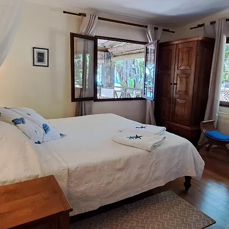 Serenity - Cheerful 2-Bedrooms Beachfront Villa. Trou d'Eau Douce Exterior photo