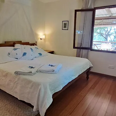 Serenity - Cheerful 2-Bedrooms Beachfront Villa. Trou d'Eau Douce Exterior photo