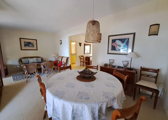 Serenity - Cheerful 2-Bedrooms Beachfront Villa.