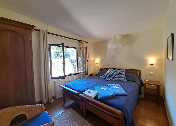 Serenity - Cheerful 2-Bedrooms Beachfront Villa.