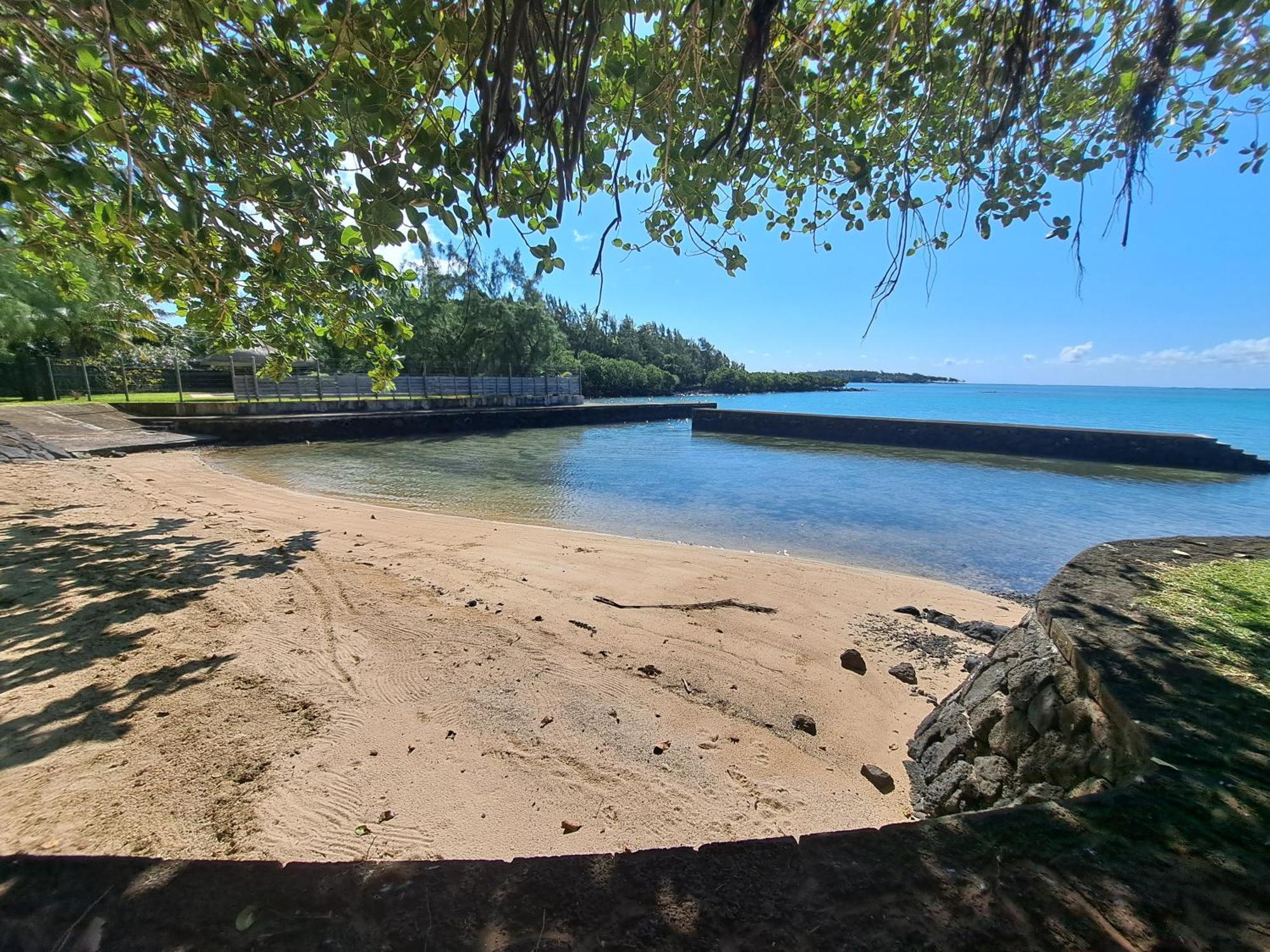 Serenity - Cheerful 2-bedrooms Beachfront Villa. * Trou dʼEau Douce